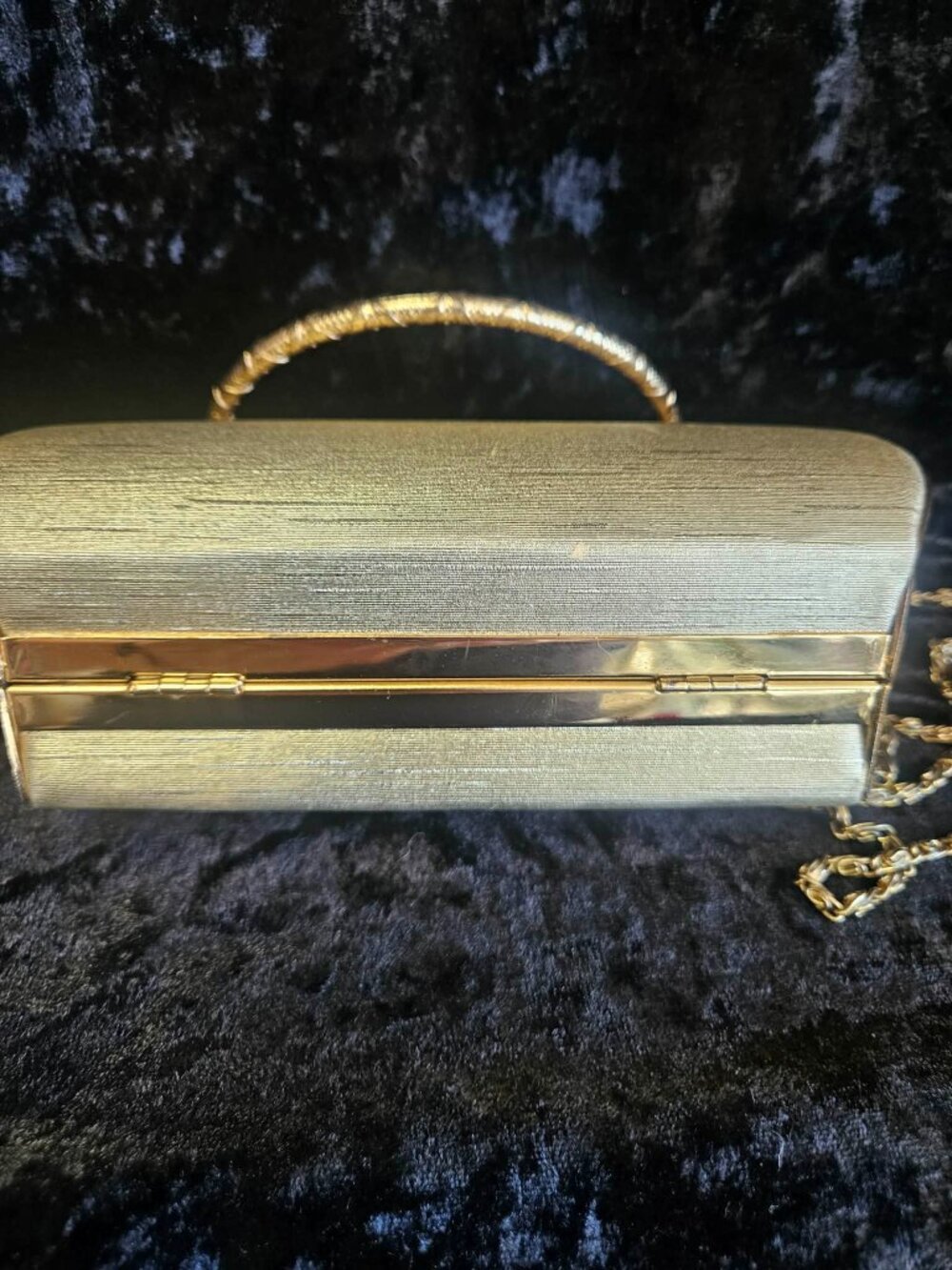 Vintage Gold Textured Metal Frame Evening Purse - Picture 3 of 6